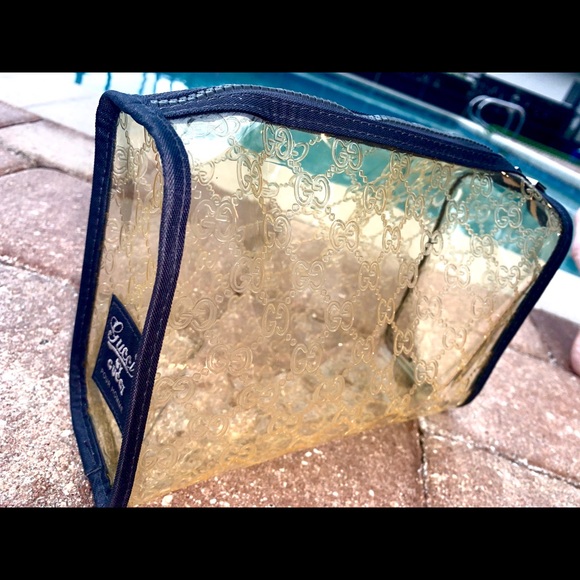 TRANSLUCENT GOLD GUCCI COSMETIC BAG - Picture 4 of 7